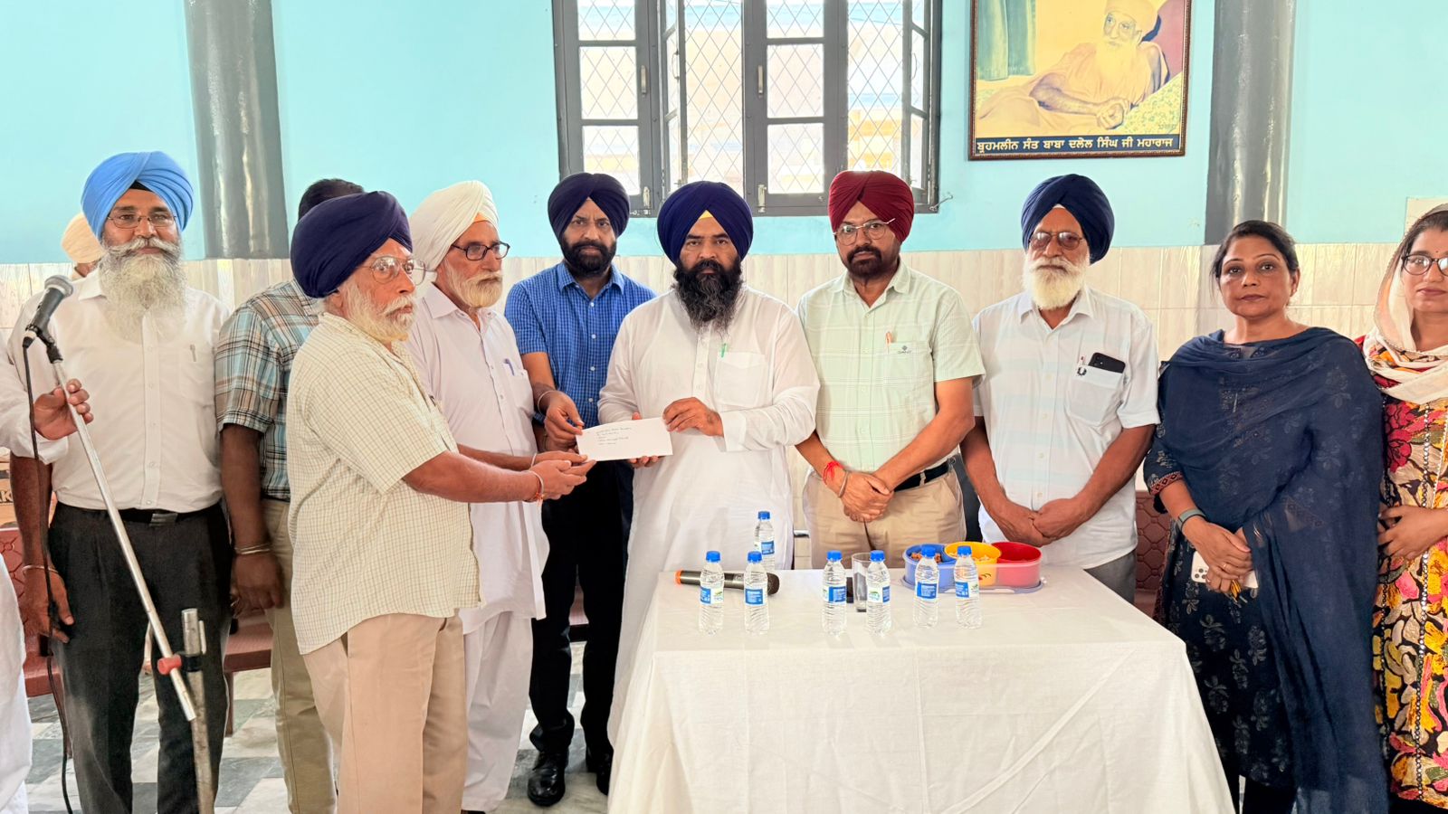 ਡਿਪਟੀ ਸਪੀਕਰ ਰੌੜੀ ਵੱਲੋਂ ਸ਼੍ਰੀ ਸੁਖਮਨੀ ਸਾਹਿਬ ਨਿਸ਼ਕਾਮ ਸੇਵਾ ਸੋਸਇਟੀ ਮਾਹਿਲਪੁਰ ਨੂੰ 7 ਲੱਖ ਰੁਪਏ ਦਾ ਚੈੱਕ ਭੇਂਟ